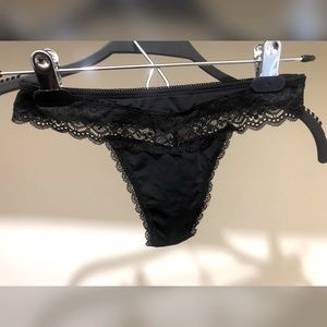black floral lace thong